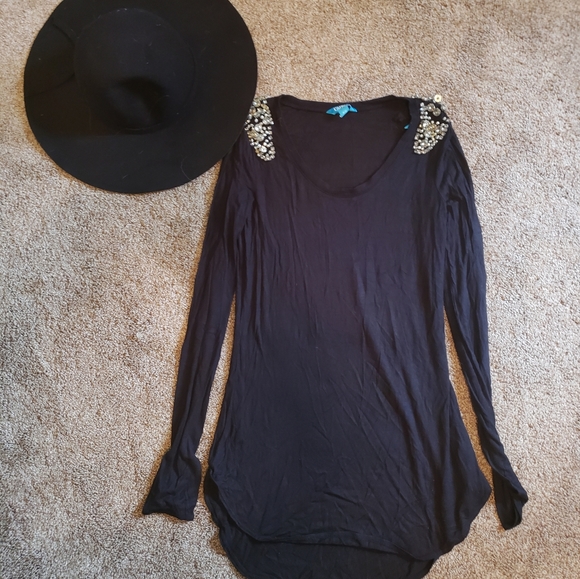 Long sleever with jewels on shoulder top - Picture 1 of 1